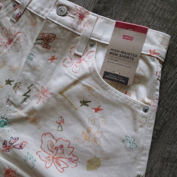 NWT Levi's High Rise Relaxed Mom Cream Denim Jean Shorts Space Doodle - Picture 5 of 16